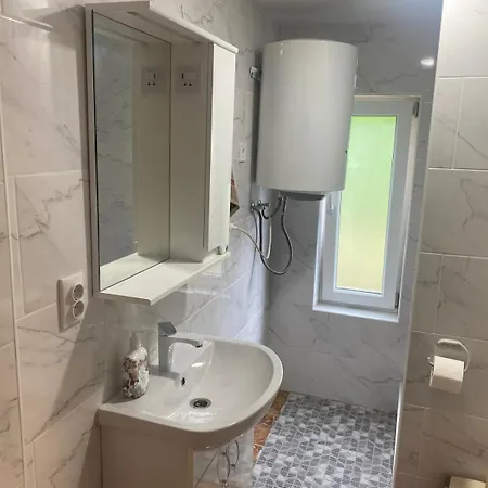 Apartman будиночок у лісі - бовцар Nizhne-Bystraya
